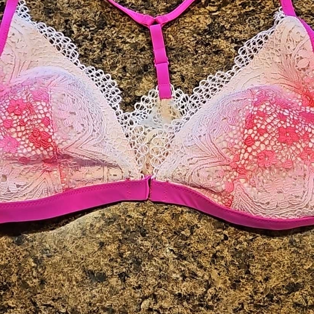 Victoria's Secret Pink and White Lace Bra